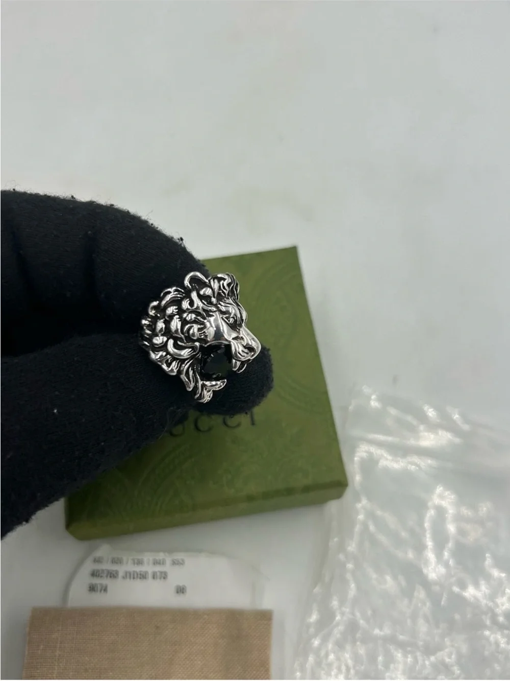 Unisex, Gucci, Lionhead, silver metal motif ring size 4 black Crystal made Italy